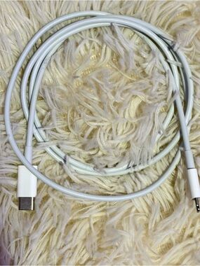 Original Apple USB-C to Lightning Charging Cable